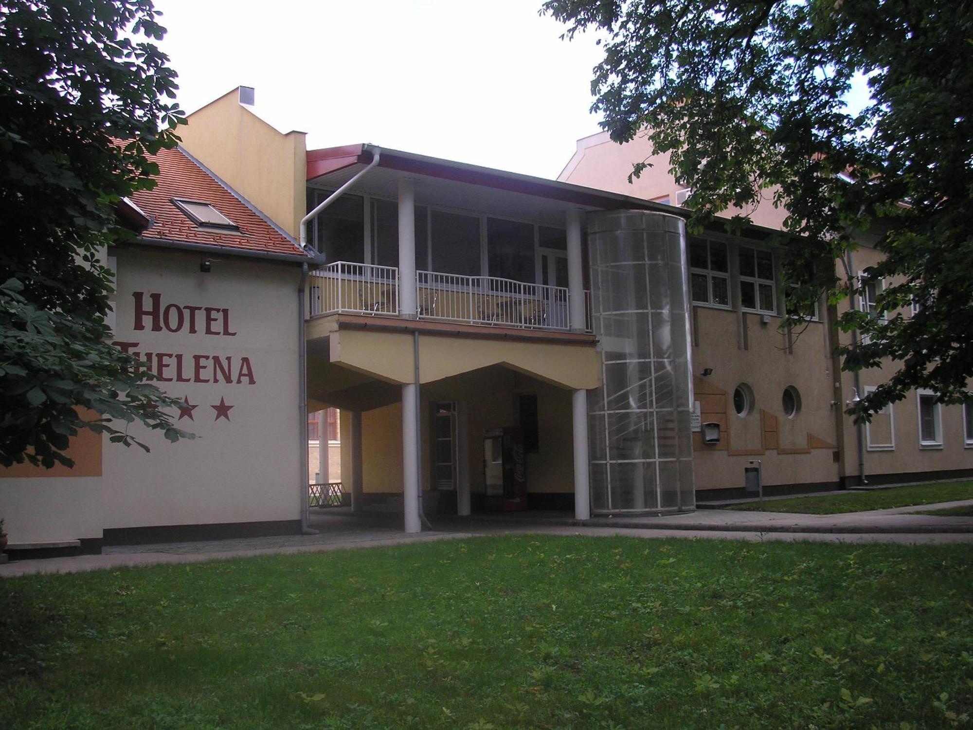 Hotel Thelena Tolna Экстерьер фото