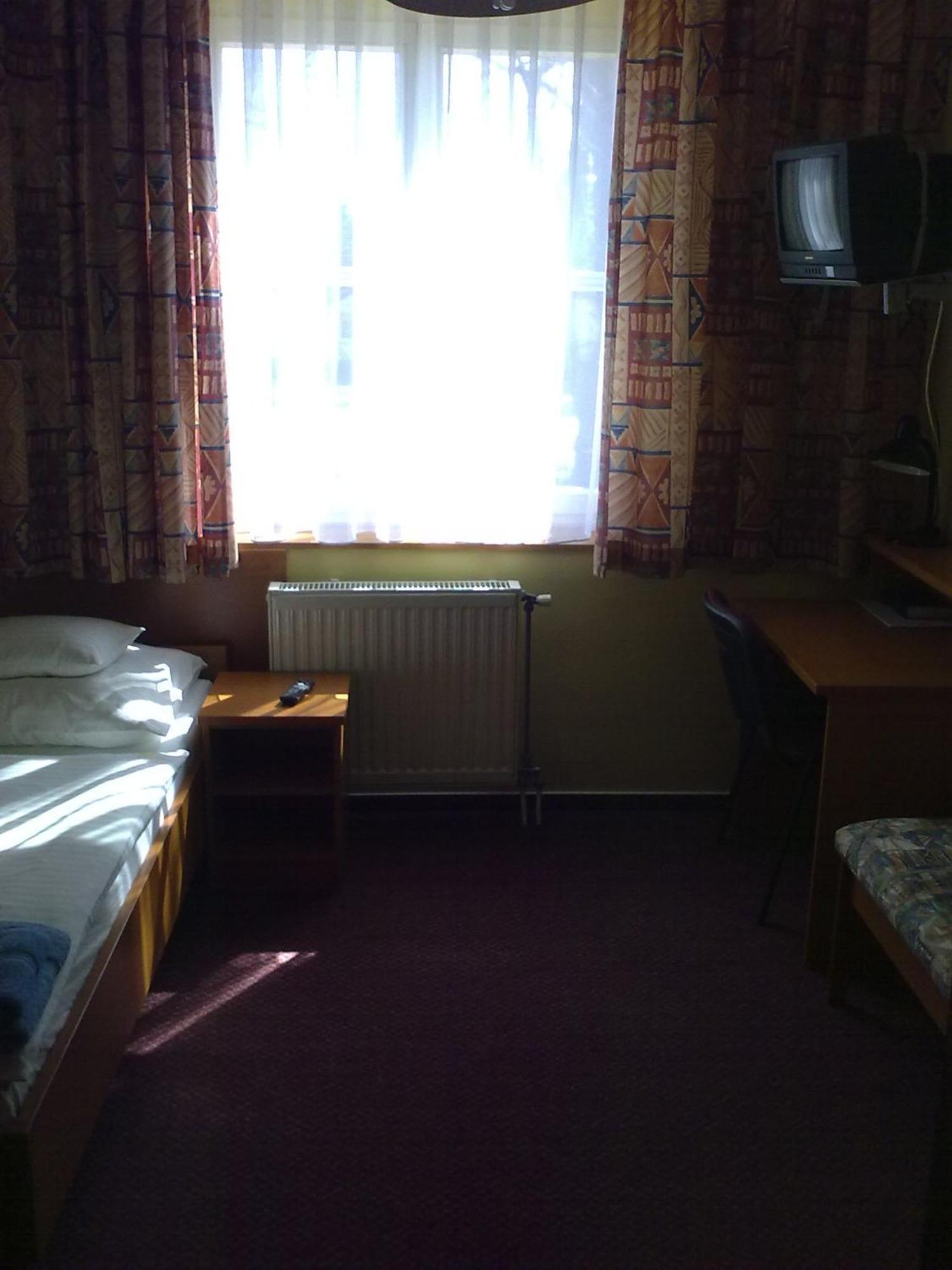 Hotel Thelena Tolna Экстерьер фото